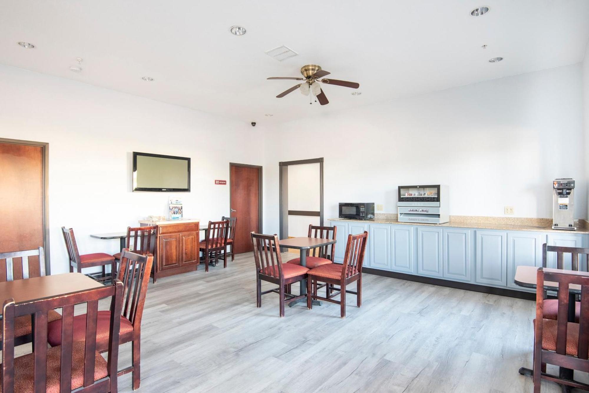 Oyo Townhouse Clute Lake Jackson Екстер'єр фото