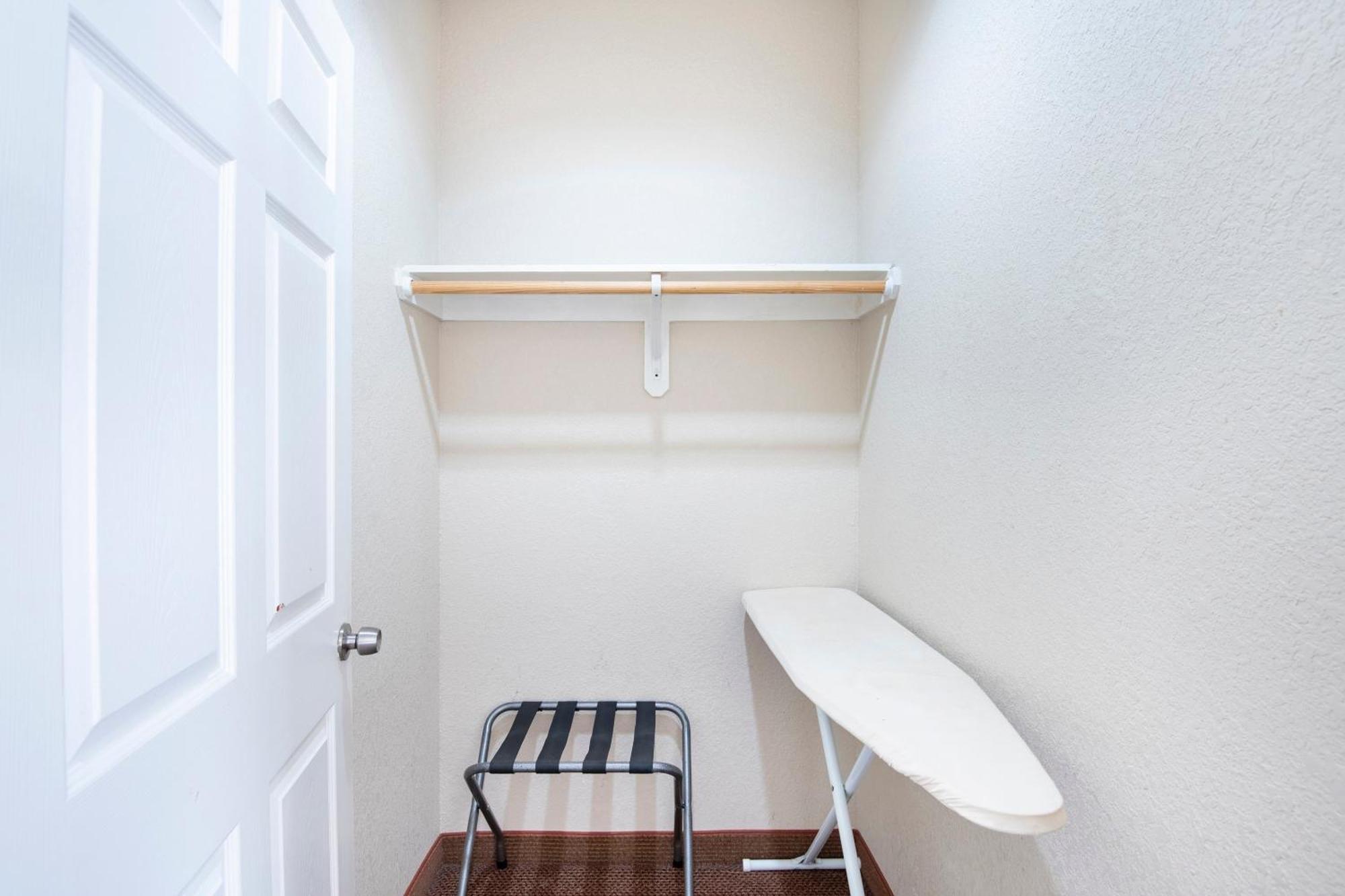 Oyo Townhouse Clute Lake Jackson Екстер'єр фото